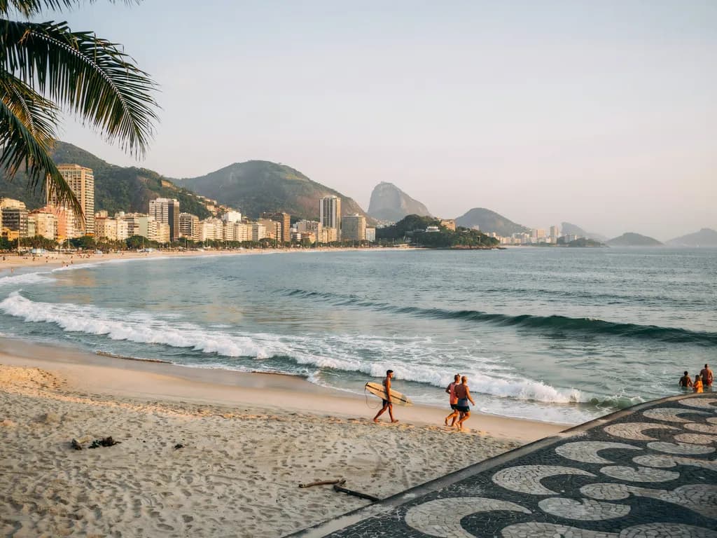 Rio de Janeiro - plaża Copacabana i góry
