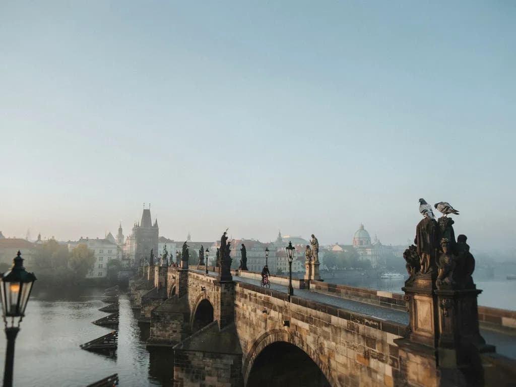 Praga - Most Karola o świcie