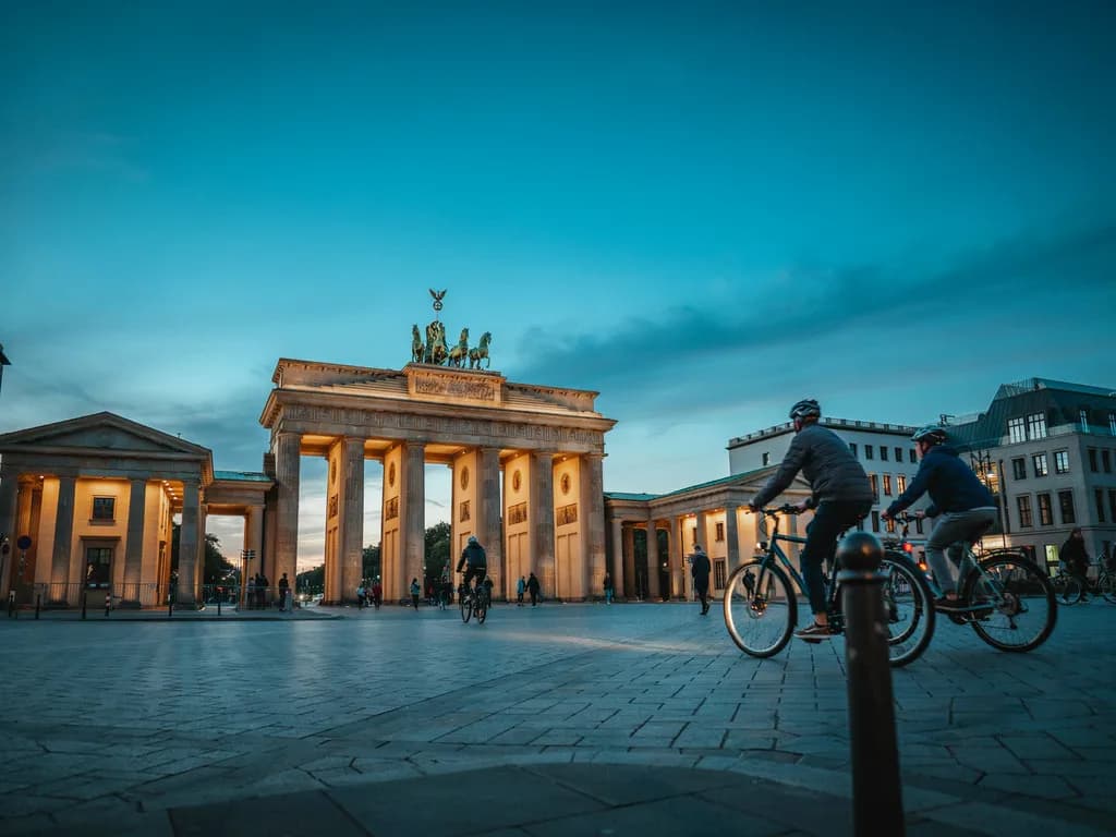 Berlin - Brama Brandenburska o zmierzchu