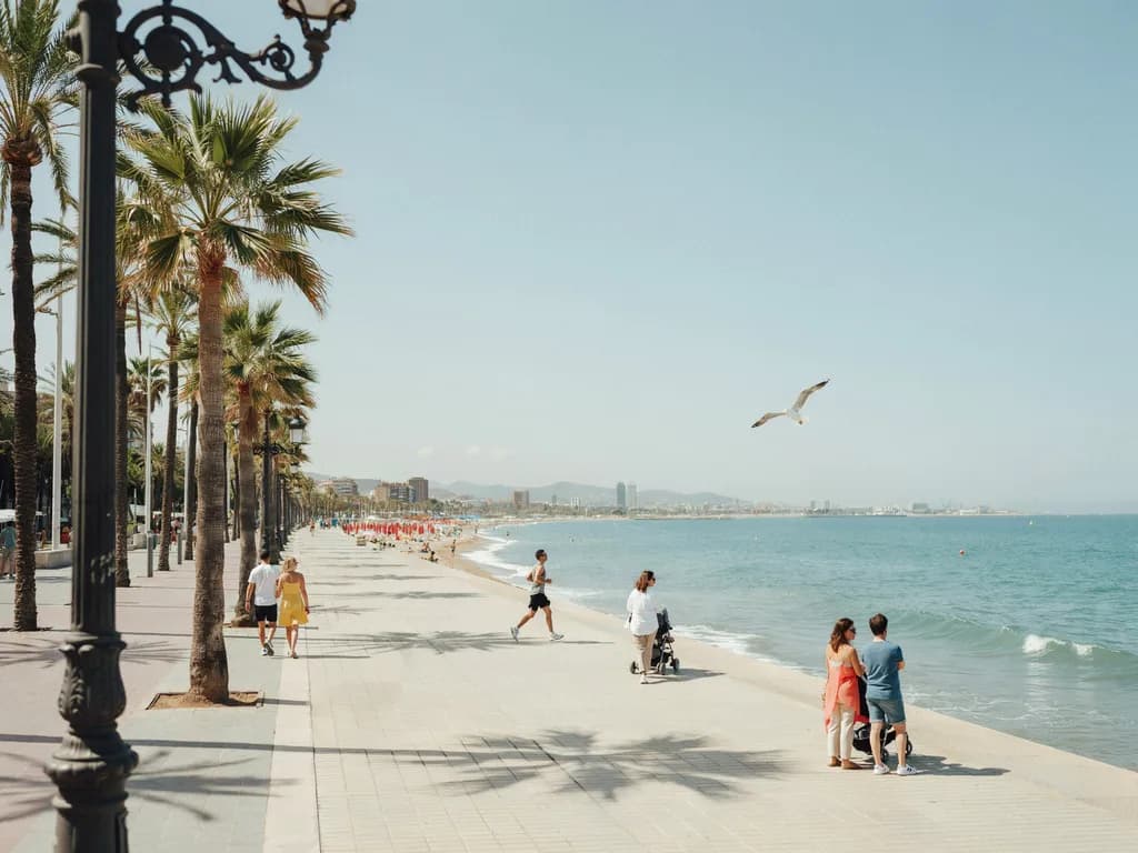 Barcelona - plaża Barceloneta i promenada